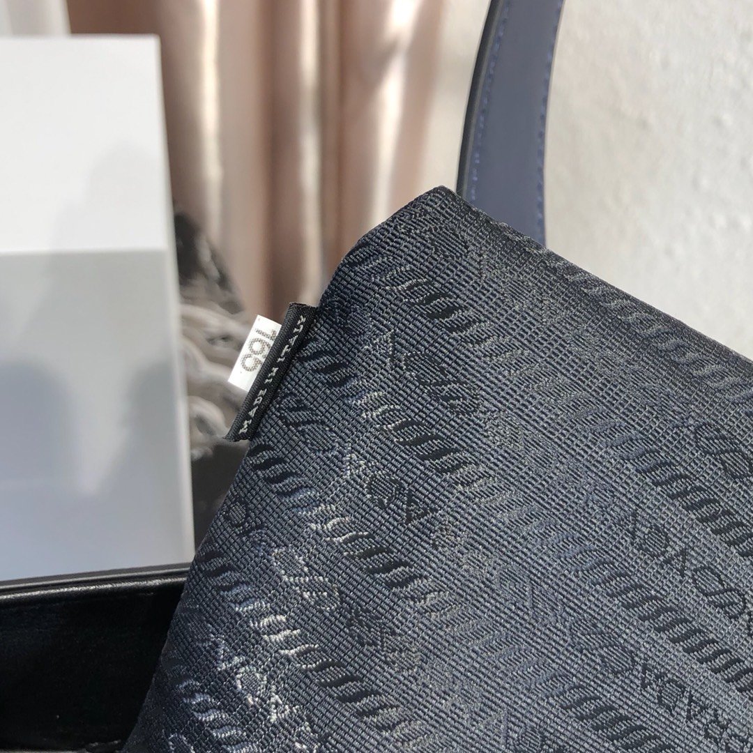 PRADA BAG - Image 5