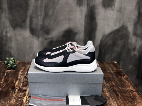 PRADA SNEAKER
