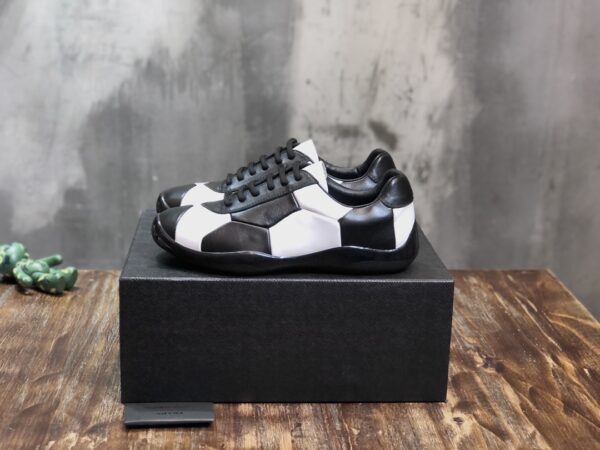 PRADA SNEAKER