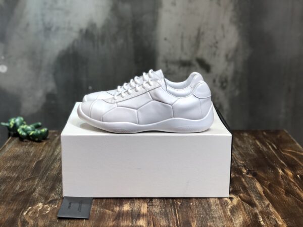 PRADA SNEAKER