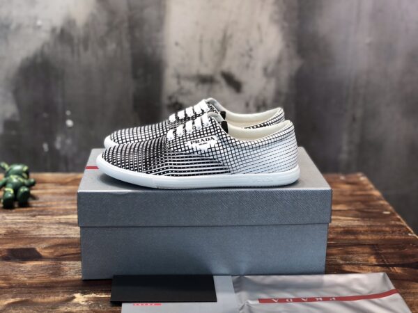 PRADA SNEAKER