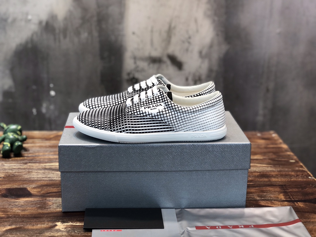 PRADA SNEAKER - Image 2