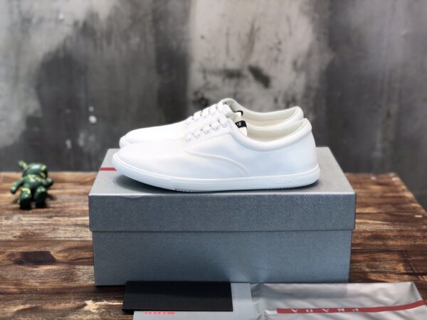 PRADA SNEAKER