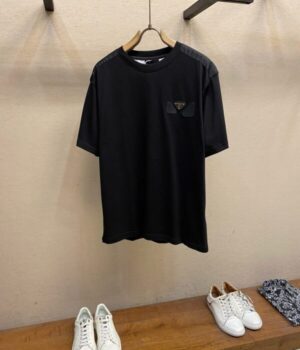 PRADA TSHIRT