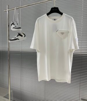 PRADA TSHIRT