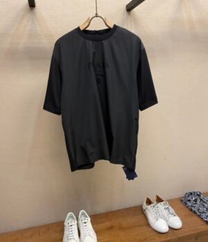 PRADA TSHIRT