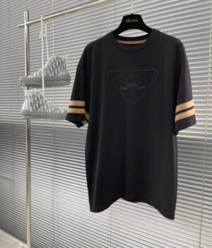 PRADA TSHIRT
