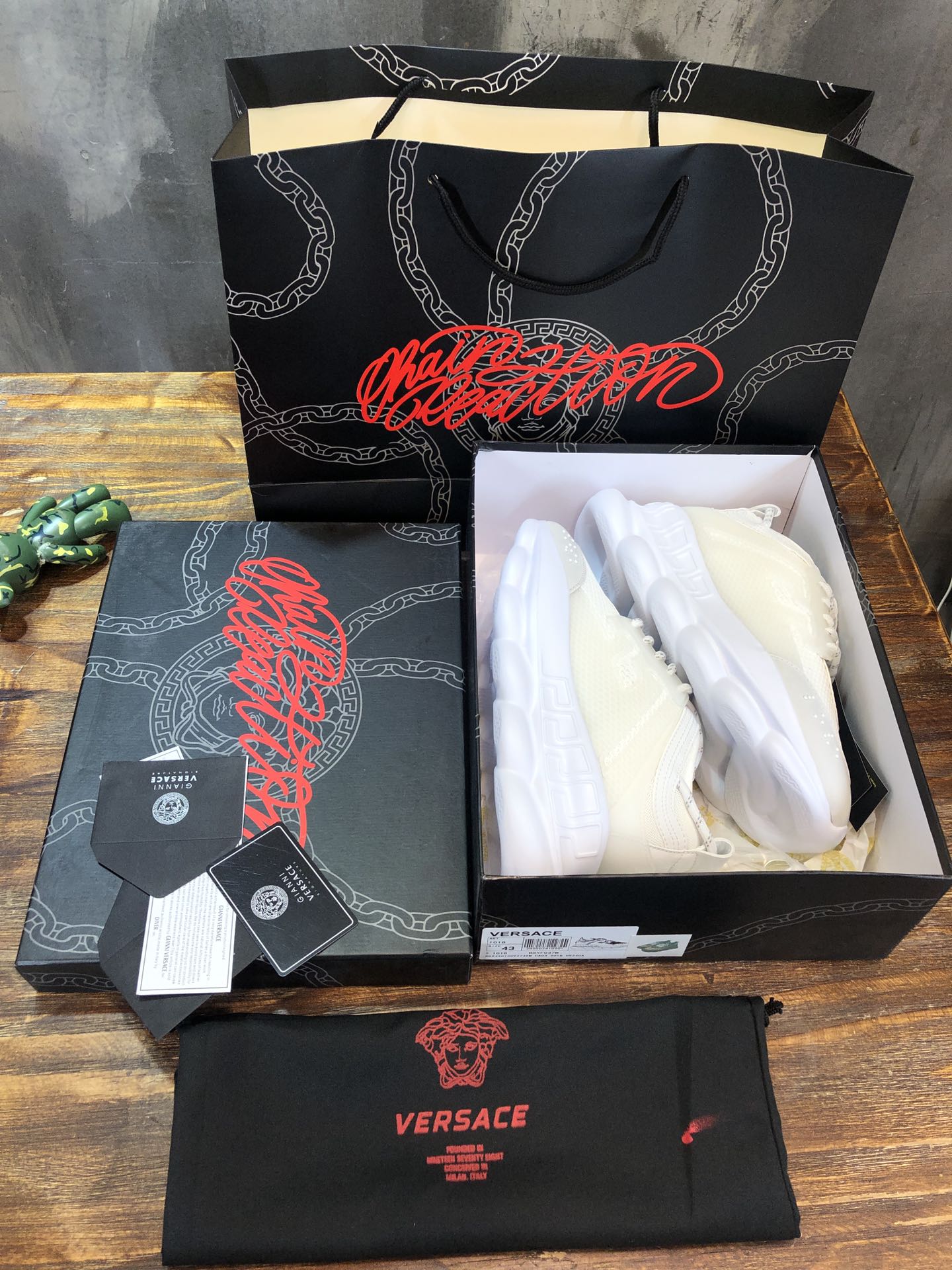 VERSACE SNEAKER - Image 3