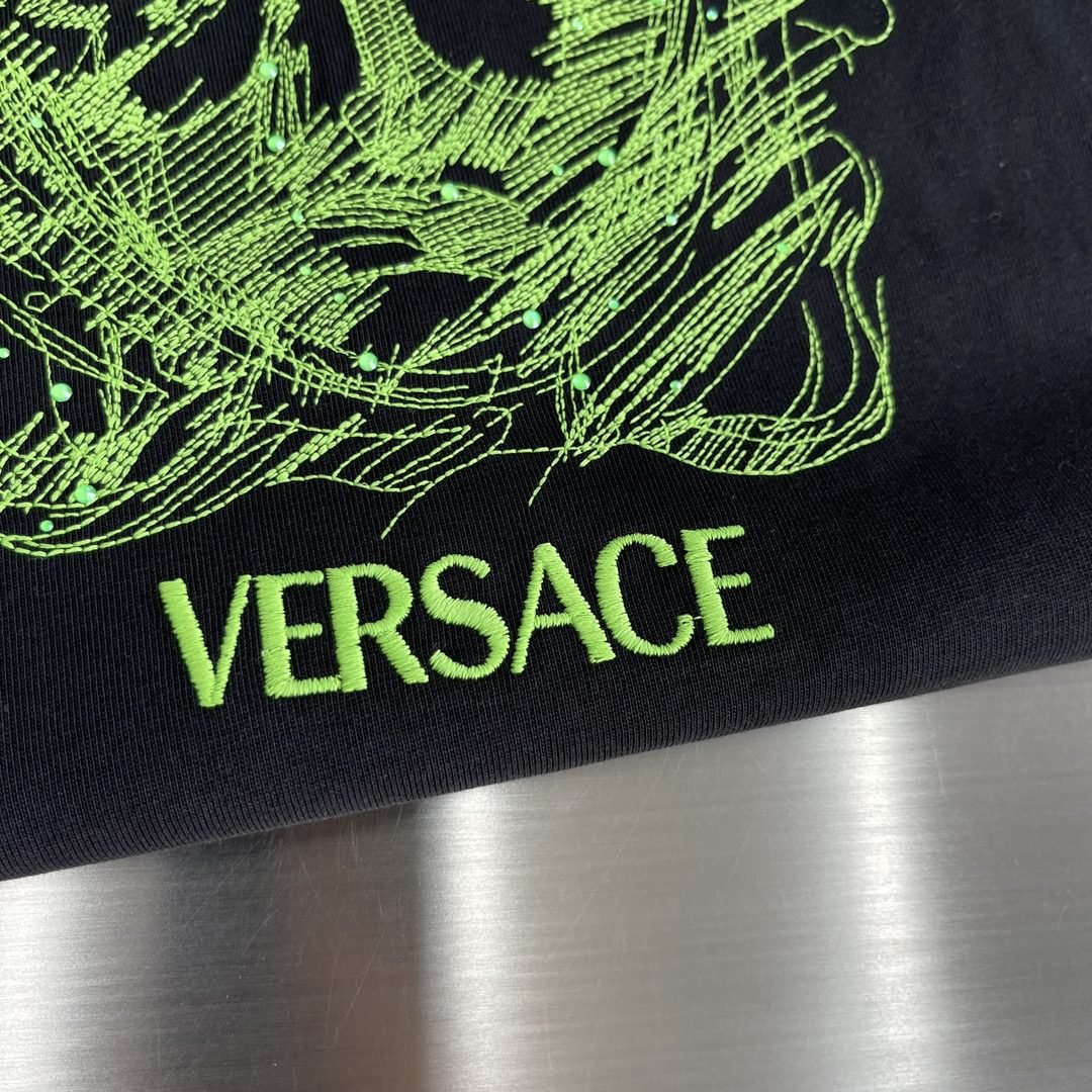 VERSACE TSHIRT - Image 7