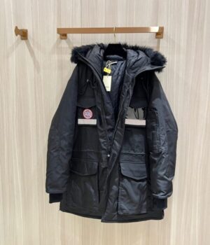 VETEMENTS JACKET