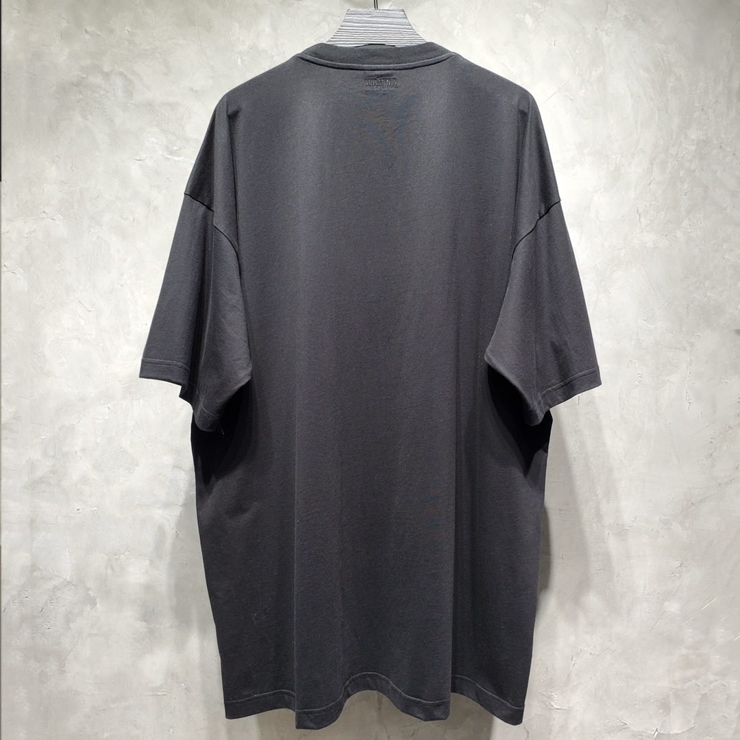 VETEMENTS TSHIRT - Image 3