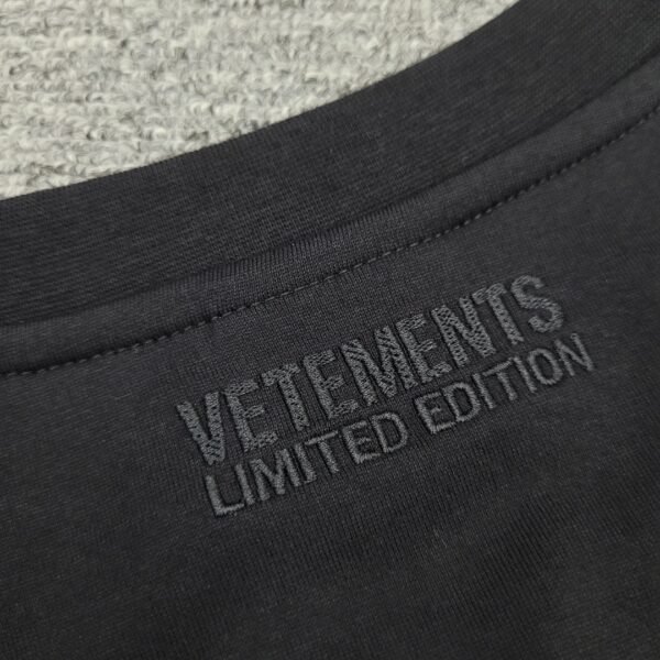 VETEMENTS TSHIRT - Image 8