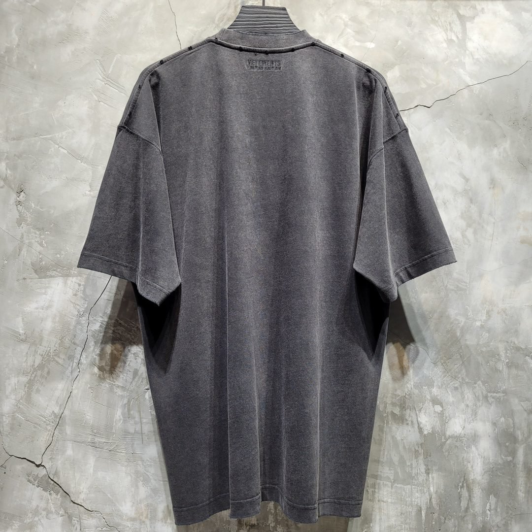 VETEMENTS TSHIRT - Image 3