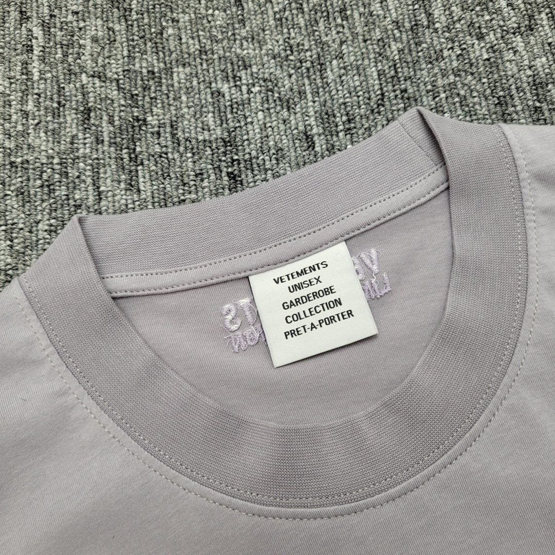 VETEMENTS TSHIRT - Image 3