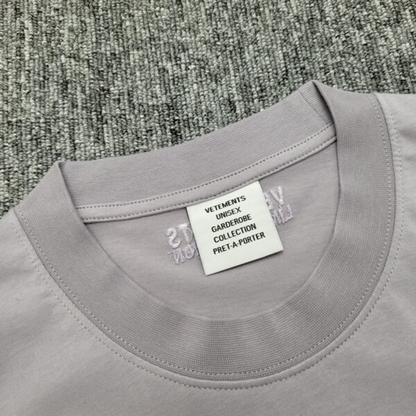 VETEMENTS TSHIRT - Image 4