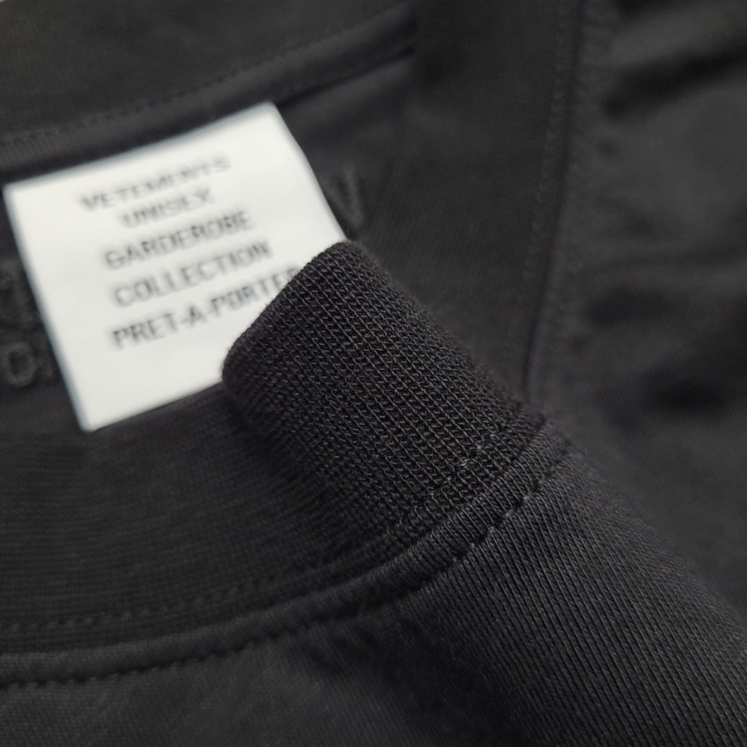 VETEMENTS TSHIRT - Image 7