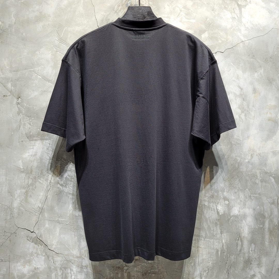 VETEMENTS TSHIRT - Image 3