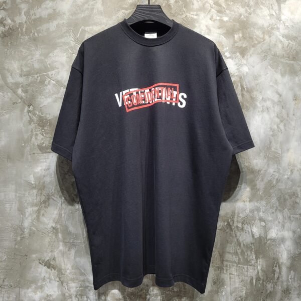 VETEMENTS TSHIRT