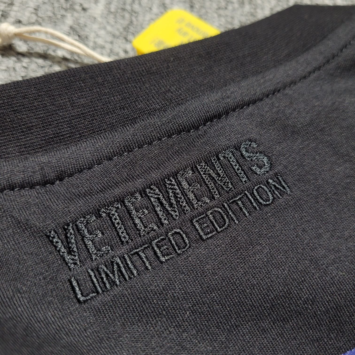VETEMENTS TSHIRT - Image 5