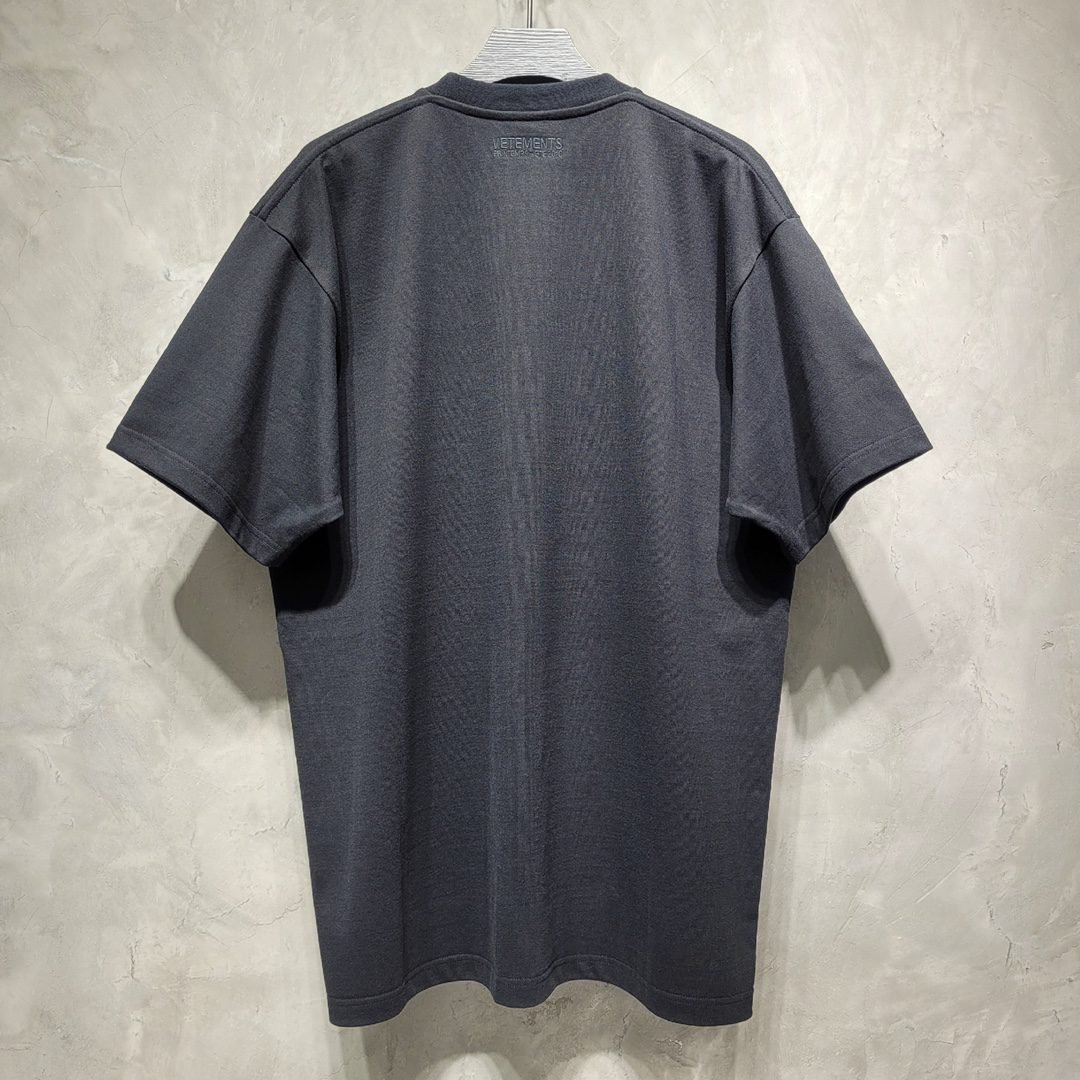 VETEMENTS TSHIRT - Image 3