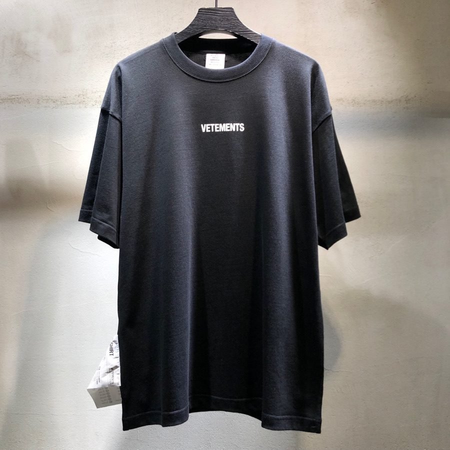 VETEMENTS TSHIRT - Image 2