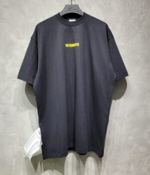 VETEMENTS TSHIRT