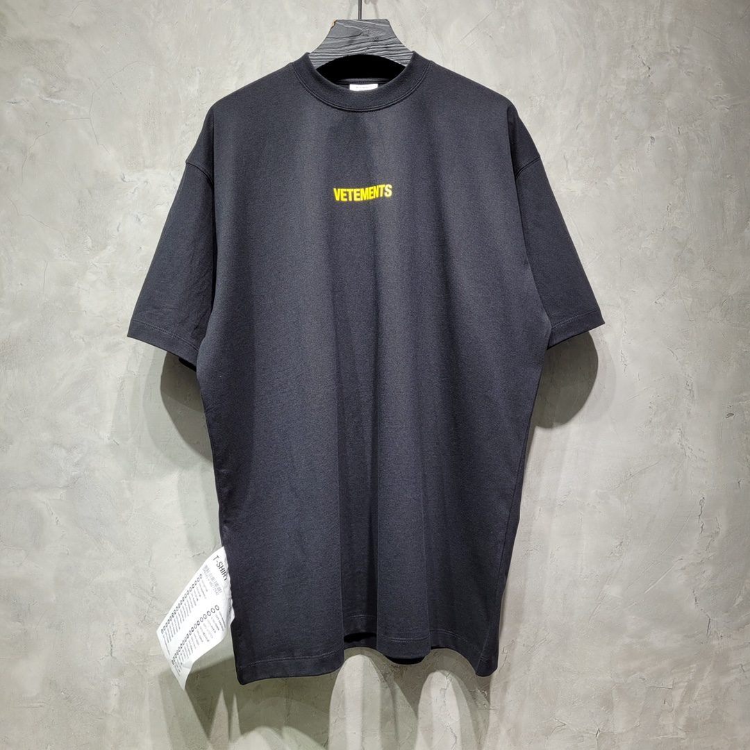 VETEMENTS TSHIRT - Image 2