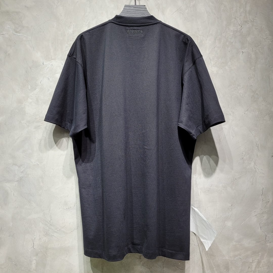 VETEMENTS TSHIRT - Image 3