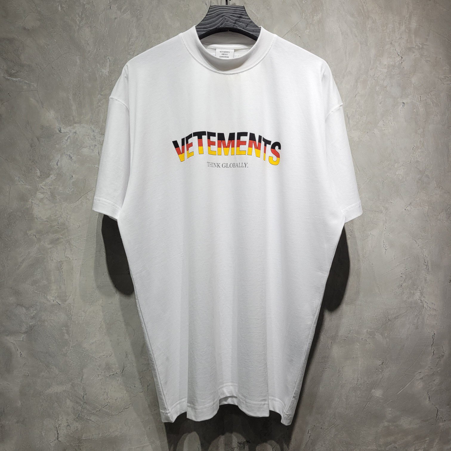 VETEMENTS TSHIRT - Image 2