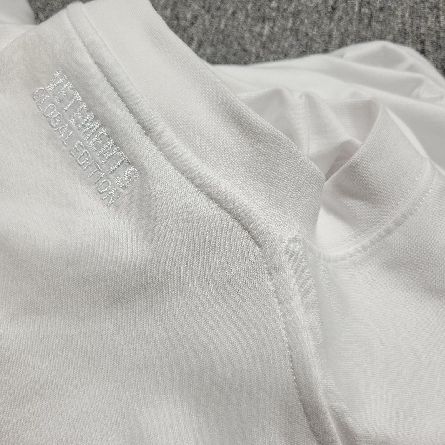 VETEMENTS TSHIRT - Image 7