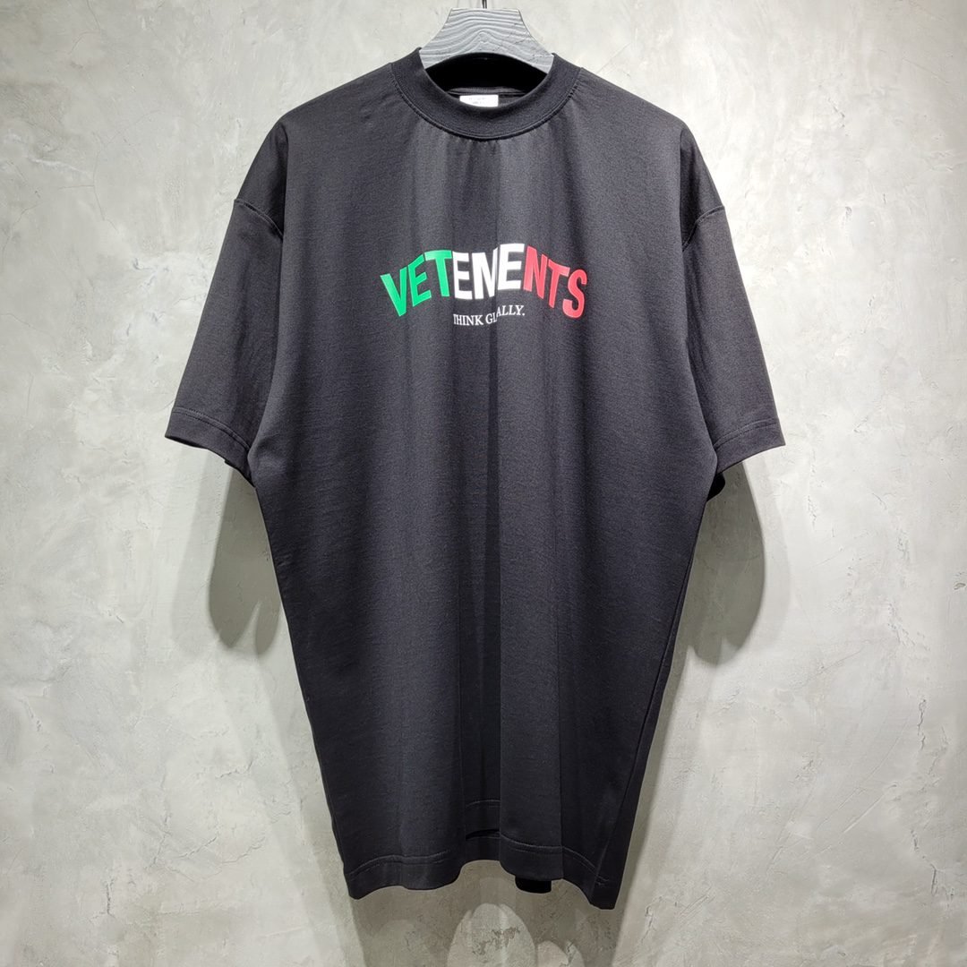 VETEMENTS TSHIRT - Image 2
