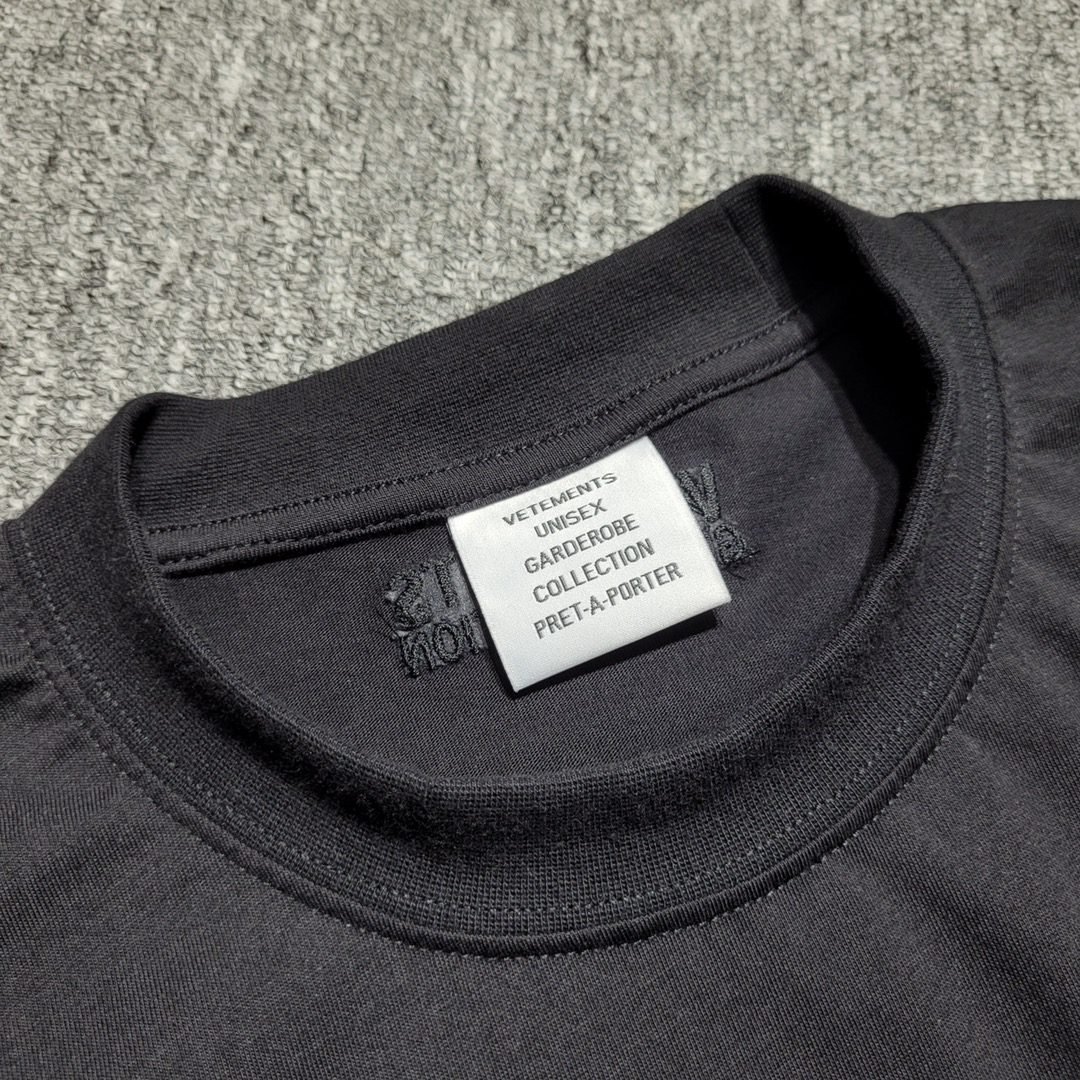 VETEMENTS TSHIRT - Image 3