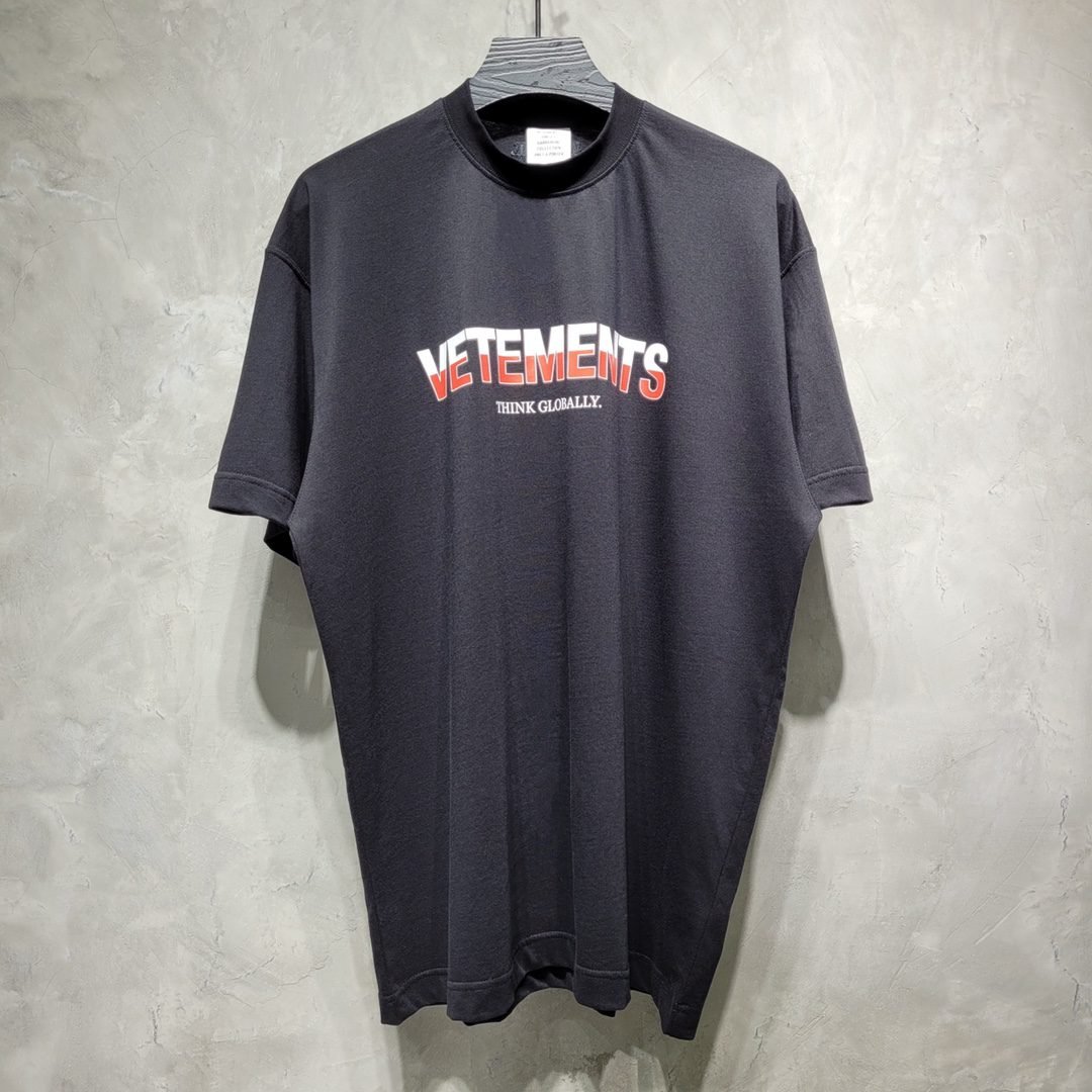 VETEMENTS TSHIRT - Image 2
