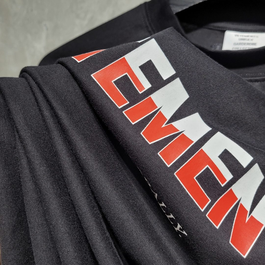 VETEMENTS TSHIRT - Image 3