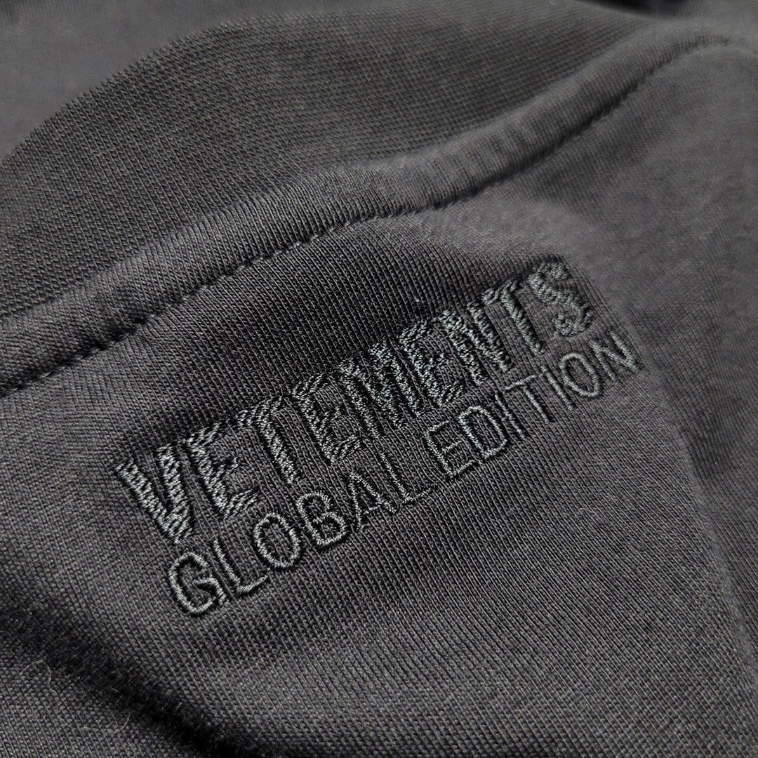 VETEMENTS TSHIRT - Image 5