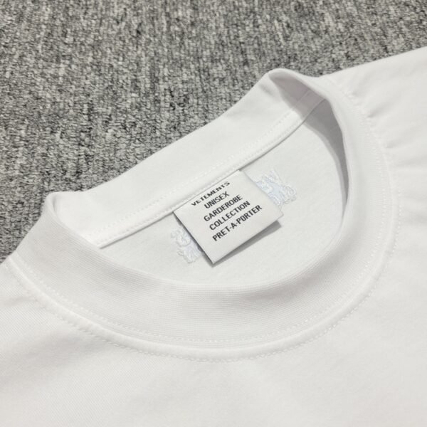 VETEMENTS TSHIRT - Image 4