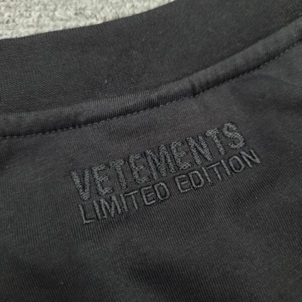 VETEMENTS TSHIRT - Image 8