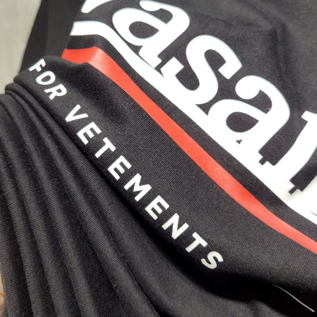 VETEMENTS TSHIRT - Image 3