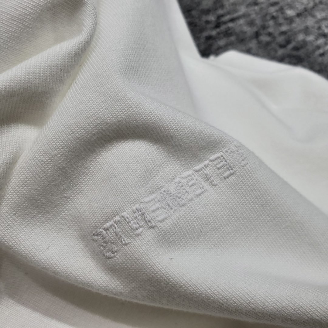 VETEMENTS TSHIRT - Image 5