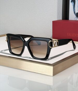 VLTN SUNGLASSES